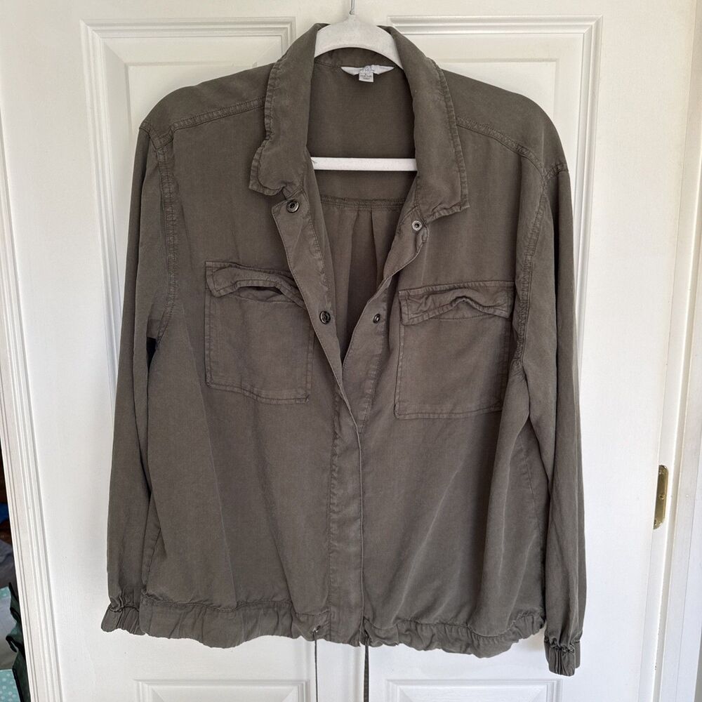 Time And Tru Lightweight Top Or Jacket Size Large Snap Button Up Army Green Soft